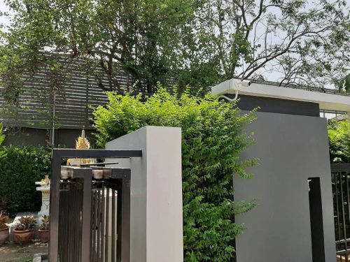 บ้านพักอาศัยกับกล้อง CCTV 24 ตัว