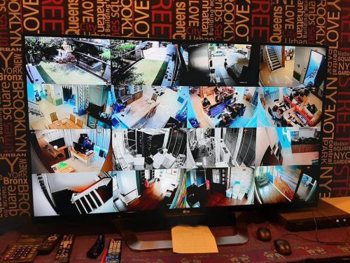 บ้านพักอาศัยกับกล้อง CCTV 24 ตัว